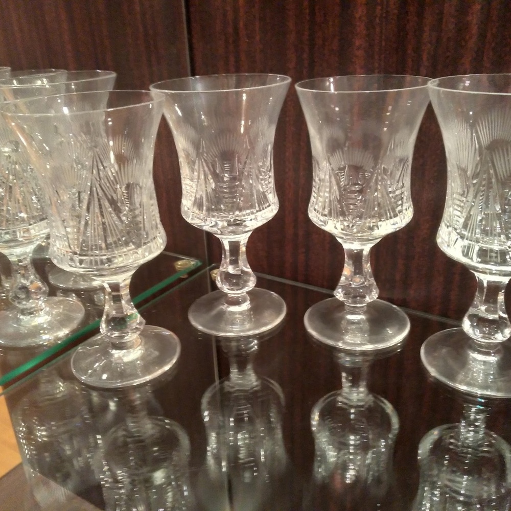 Set of 4 Crystal Wine Glasses - Flare Shape